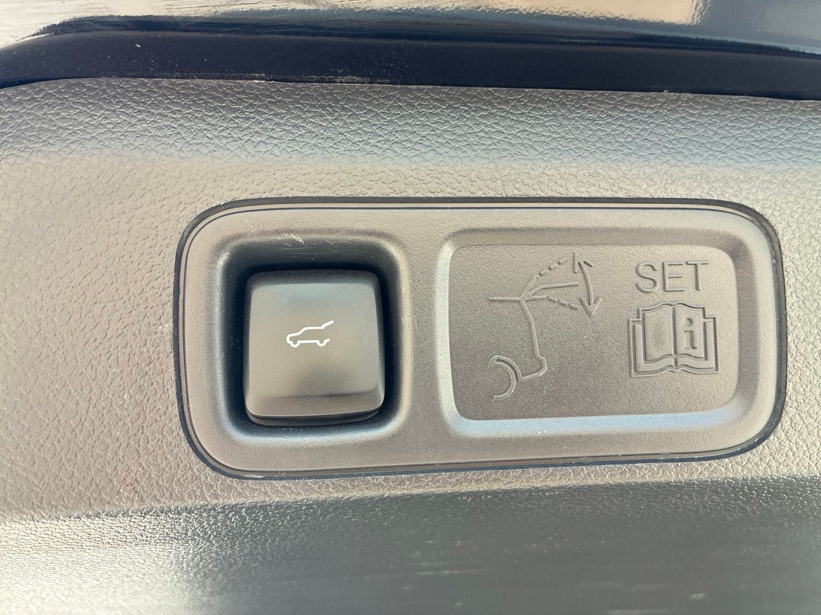 Used 2024 Lincoln Navigator Reserve AWD/4WD image 7