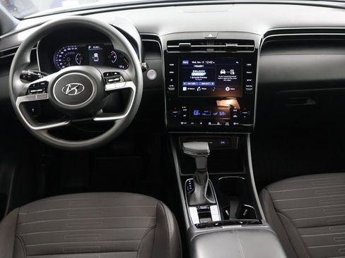 Certified 2024 Hyundai Santa Cruz SEL image 2