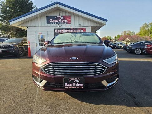 Used 2018 Ford Fusion SE w/ Equipment Group 602A FWD image 4