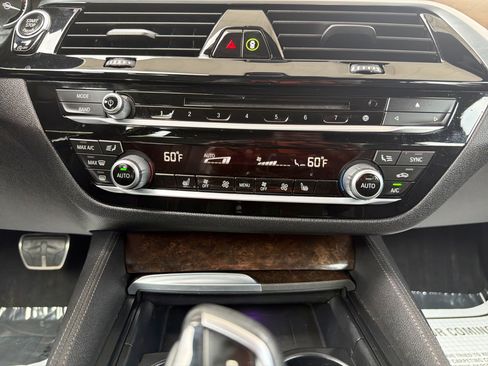 Used 2019 BMW 540i xDrive w/ M Sport Package AWD/4WD image 17