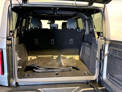 Used 2024 Ford Bronco Outer Banks w/ Sasquatch Package AWD/4WD image 36