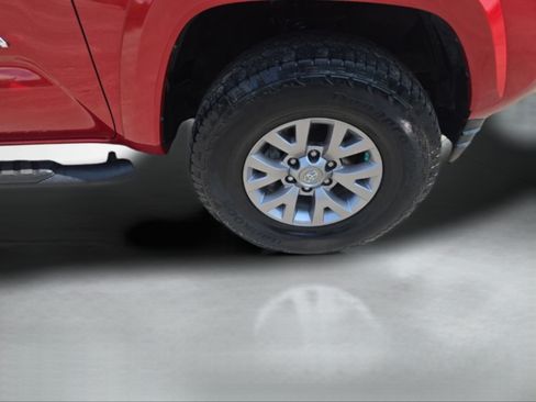 Used 2017 Toyota Tacoma SR5 w/ Tow Package RWD image 16