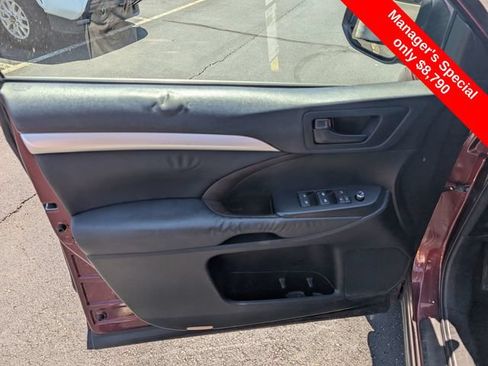 Used 2015 Toyota Highlander Plus AWD/4WD image 14