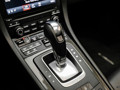 Used 2018 Porsche 911 Turbo S image 61