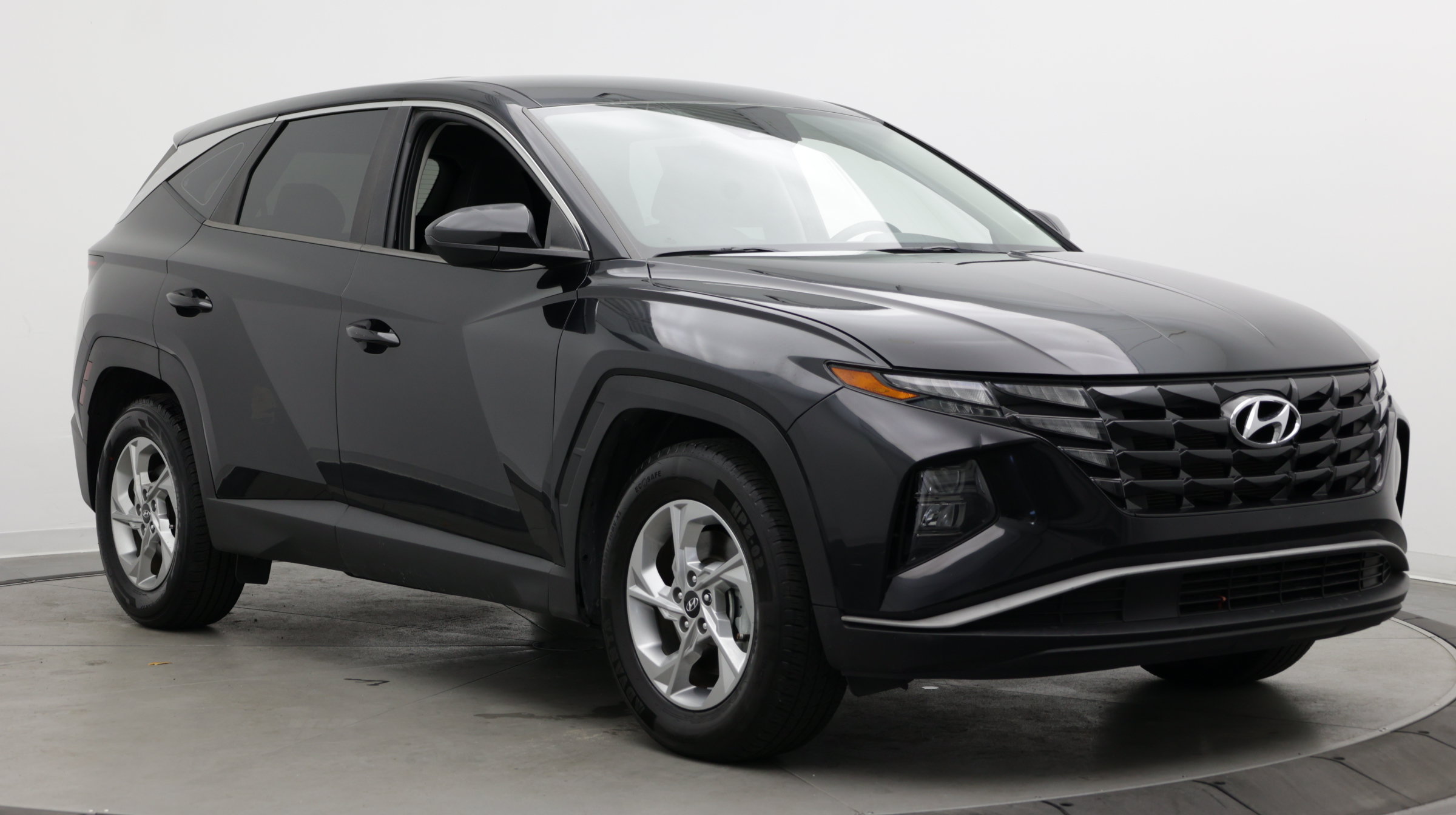 Used 2022 Hyundai Tucson SE FWD image 3