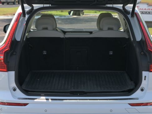 Used 2024 Volvo XC60 B5 Plus w/ Protection Package Premier image 32