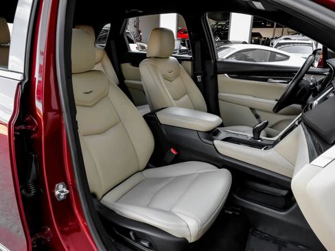 Used 2018 Cadillac XT5 FWD image 41