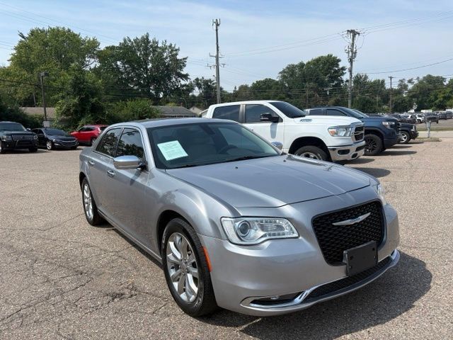 Used 2018 Chrysler 300 Limited AWD/4WD image 7