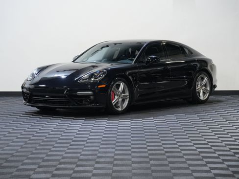 Used 2017 Porsche Panamera Turbo w/ Carbon Fiber Interior Package AWD/4WD image 3