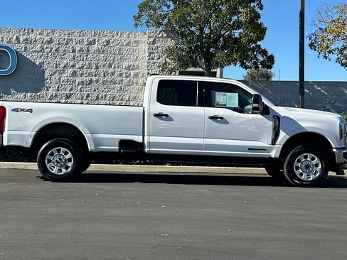 Used 2024 Ford F250 XLT image 3