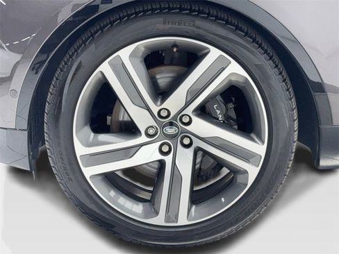 Used 2023 Land Rover Discovery Metropolitan Edition image 61