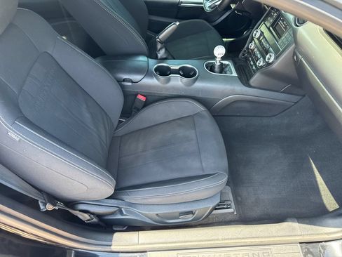 Used 2021 Ford Mustang GT RWD image 25
