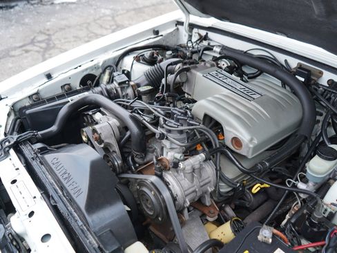 Used 1993 Ford Mustang LX image 80