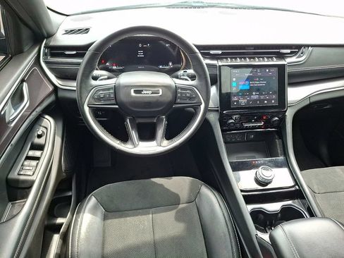 Used 2022 Jeep Grand Cherokee L Laredo AWD/4WD image 2