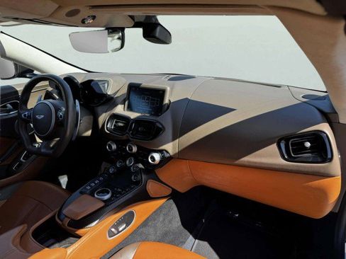 Used 2022 Aston Martin V8 Vantage Roadster image 40