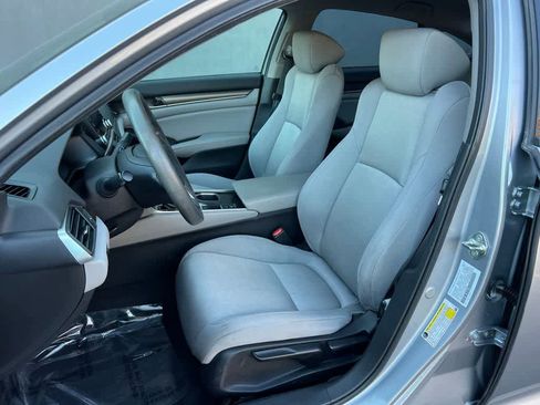 Used 2018 Honda Accord LX image 13