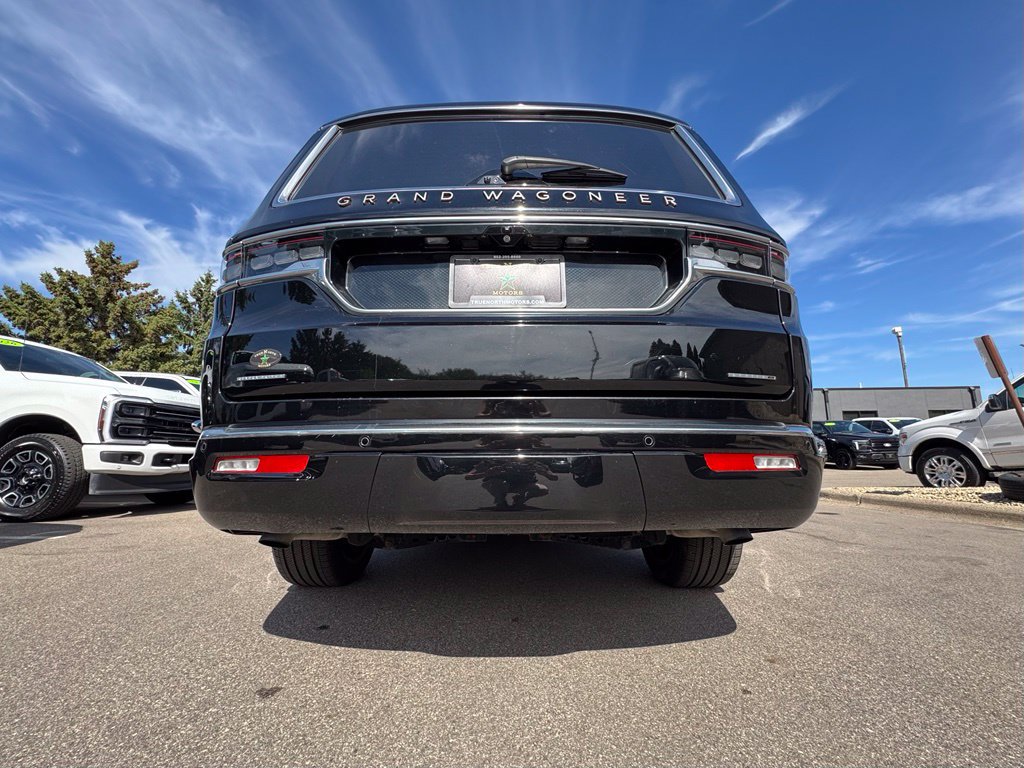 Used 2022 Jeep Grand Wagoneer Series III w/ Rear-Seat Entertainment Group AWD/4WD image 10