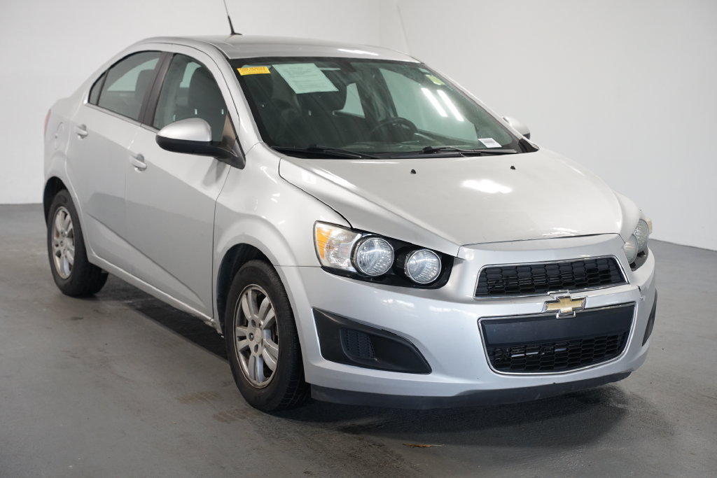 Used 2014 Chevrolet Sonic LT FWD image 3