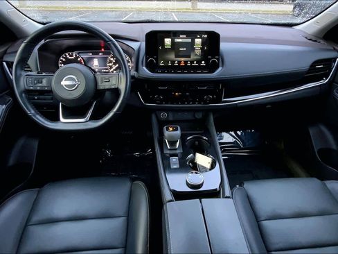 Used 2023 Nissan Rogue SL w/ SL Premium Package image 15