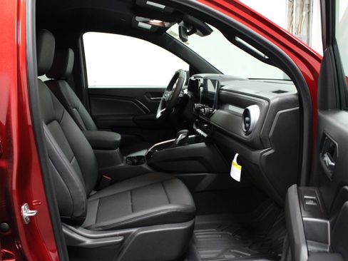 New 2025 Chevrolet Colorado LT w/ LT Convenience Package image 16