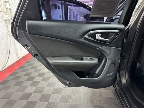 Used 2016 Chrysler 200 LX image 10