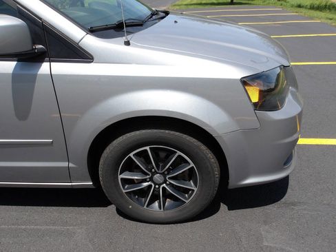 Used 2017 Dodge Grand Caravan GT FWD image 28