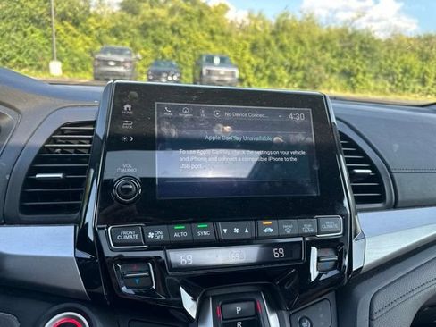 Used 2018 Honda Odyssey Touring image 3