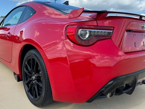 Used 2020 Toyota 86 RWD image 14