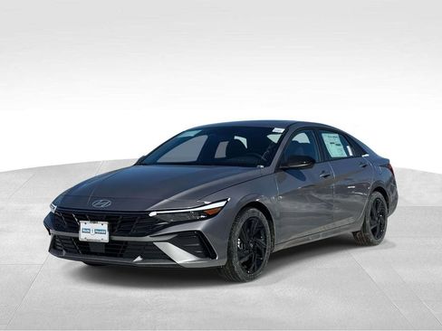 New 2026 Hyundai Elantra SEL Sport Premium FWD image 2