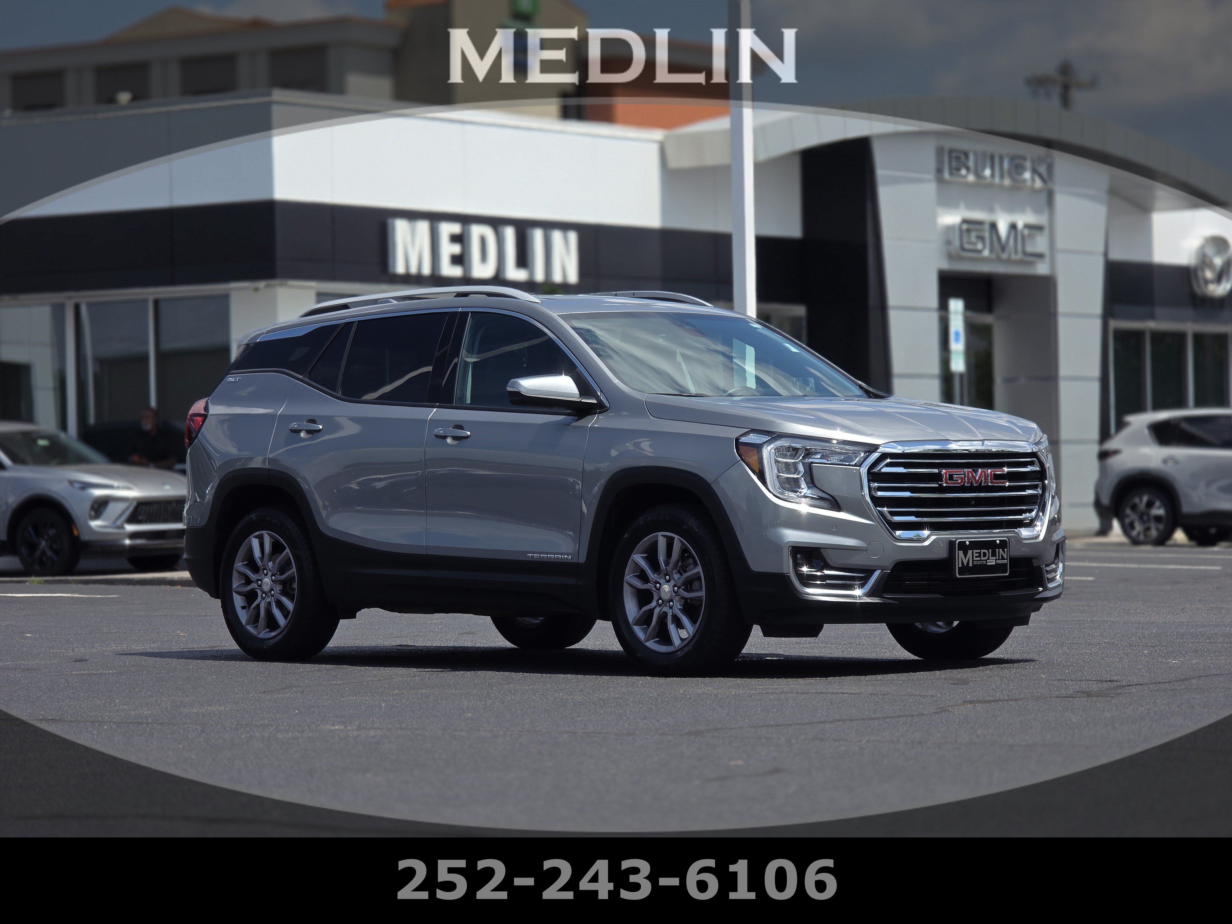 Used 2023 GMC Terrain SLT w/ Tech Package AWD/4WD image 1