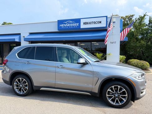 Used 2017 BMW X5 xDrive35i w/ Premium Package AWD/4WD image 10