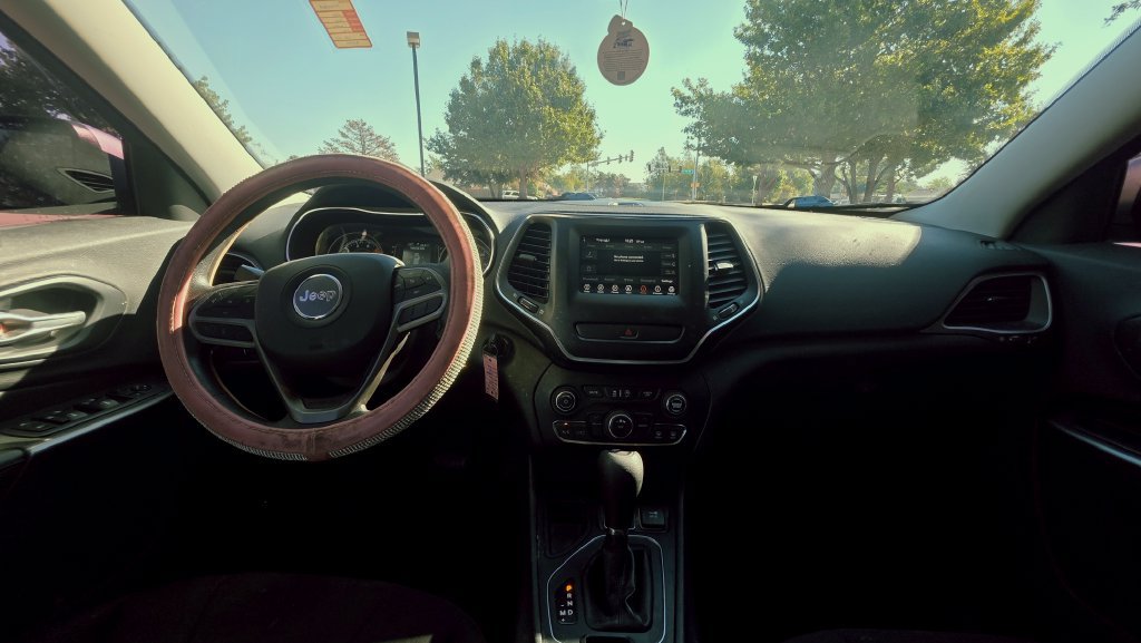 Used 2019 Jeep Cherokee Latitude w/ Popular Appearance Group FWD image 33