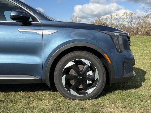 New 2025 Kia Sorento EX w/ EX Panoramic Sunroof Package image 19