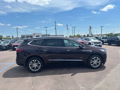 Used 2021 Buick Enclave Avenir w/ Avenir Technology Package AWD/4WD image 4