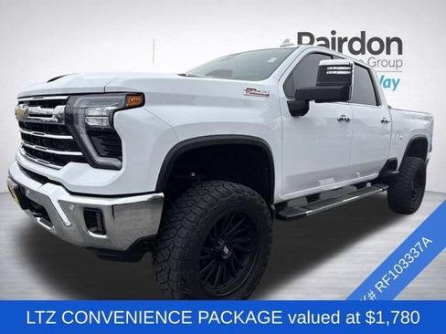 Used 2024 Chevrolet Silverado 3500 LTZ w/ LTZ Convenience Package AWD/4WD image 3