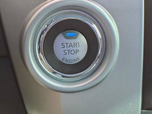 Used 2021 Nissan Titan SV w/ Accessory Utility Package image 23