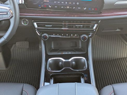 New 2026 Chevrolet Traverse Z71 w/ Enhanced Driving Package AWD/4WD image 18