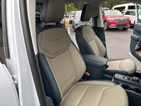 New 2025 Ford Maverick Lariat w/ 4K Tow Package image 24