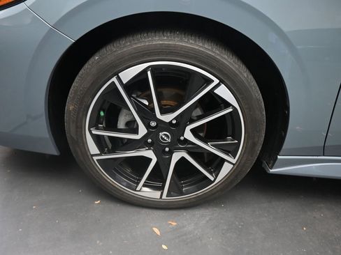 Used 2024 Nissan Sentra SR w/ SR Premium Package image 24