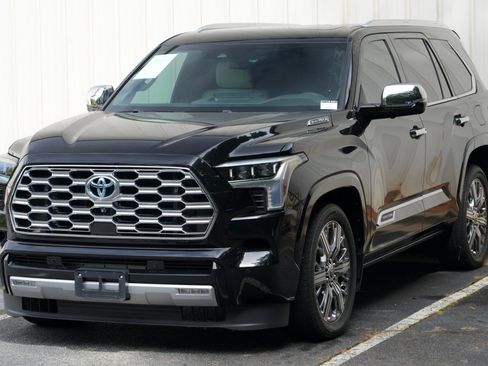 Used 2023 Toyota Sequoia Capstone AWD/4WD image 53