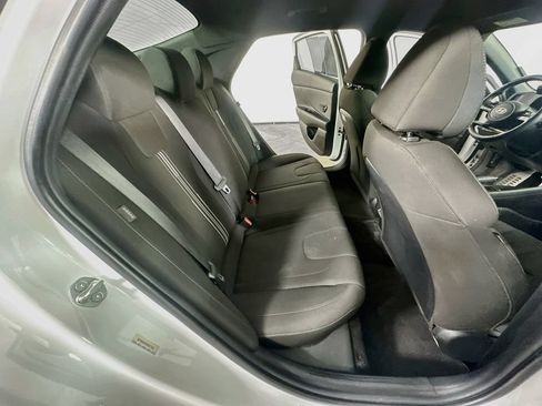 Used 2025 Hyundai Elantra Sport FWD image 11
