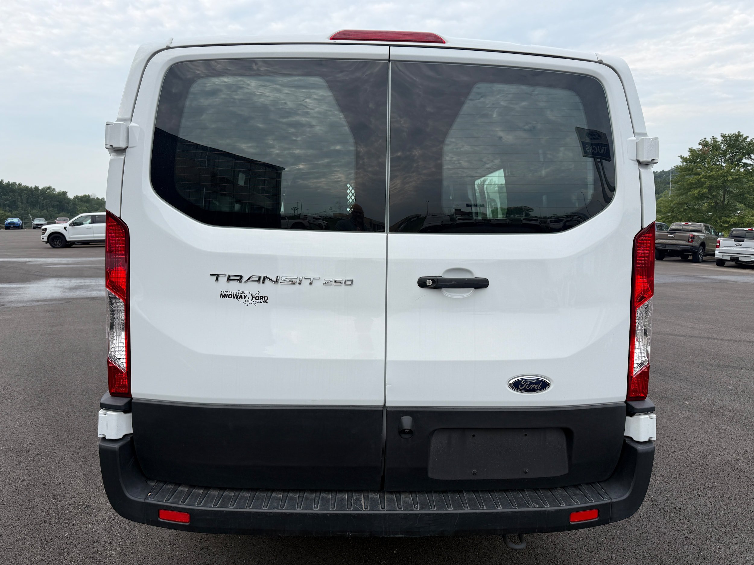 Used 2024 Ford Transit 250 Low Roof w/ Exterior Upgrade Package RWD image 7