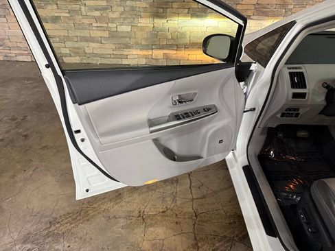 Used 2015 Toyota Prius V Five w/ Advanced Technology Package FWD image 11