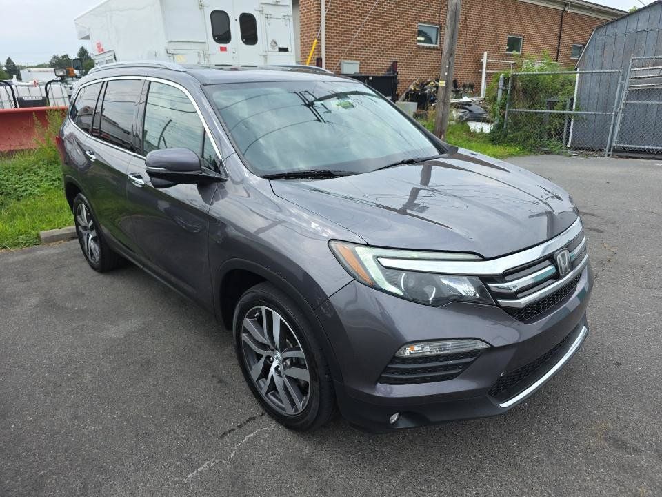 Used 2018 Honda Pilot Touring image 3