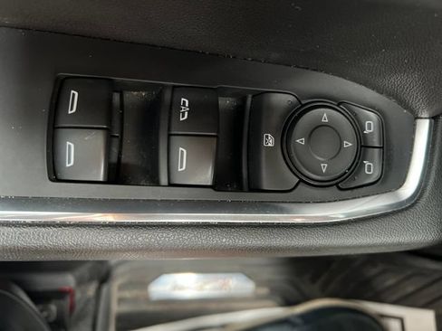 Used 2024 Chevrolet Silverado 1500 LT Trail Boss w/ Convenience Package II AWD/4WD image 16