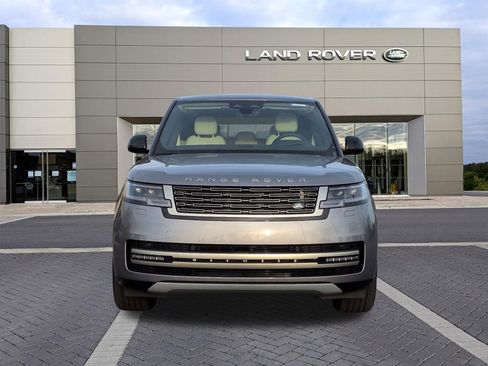 New 2026 Land Rover Range Rover SE image 2