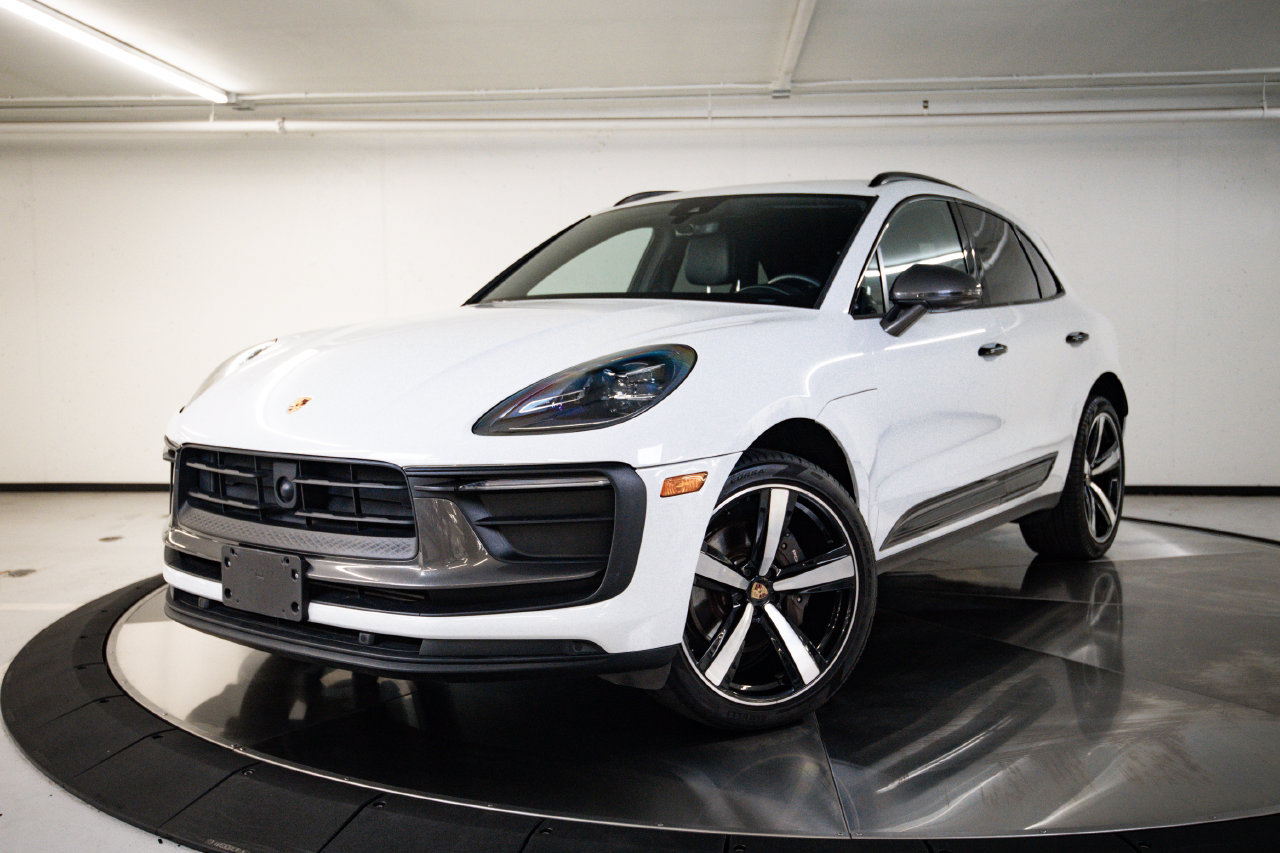 Certified 2023 Porsche Macan Turbo AWD/4WD image 1
