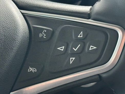 Used 2023 Chevrolet Equinox LT image 35