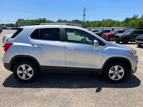 Used 2017 Chevrolet Trax LT AWD/4WD image 6