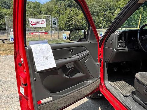 Used 2005 Chevrolet Silverado 1500 LS w/ Light Duty Power Package image 12